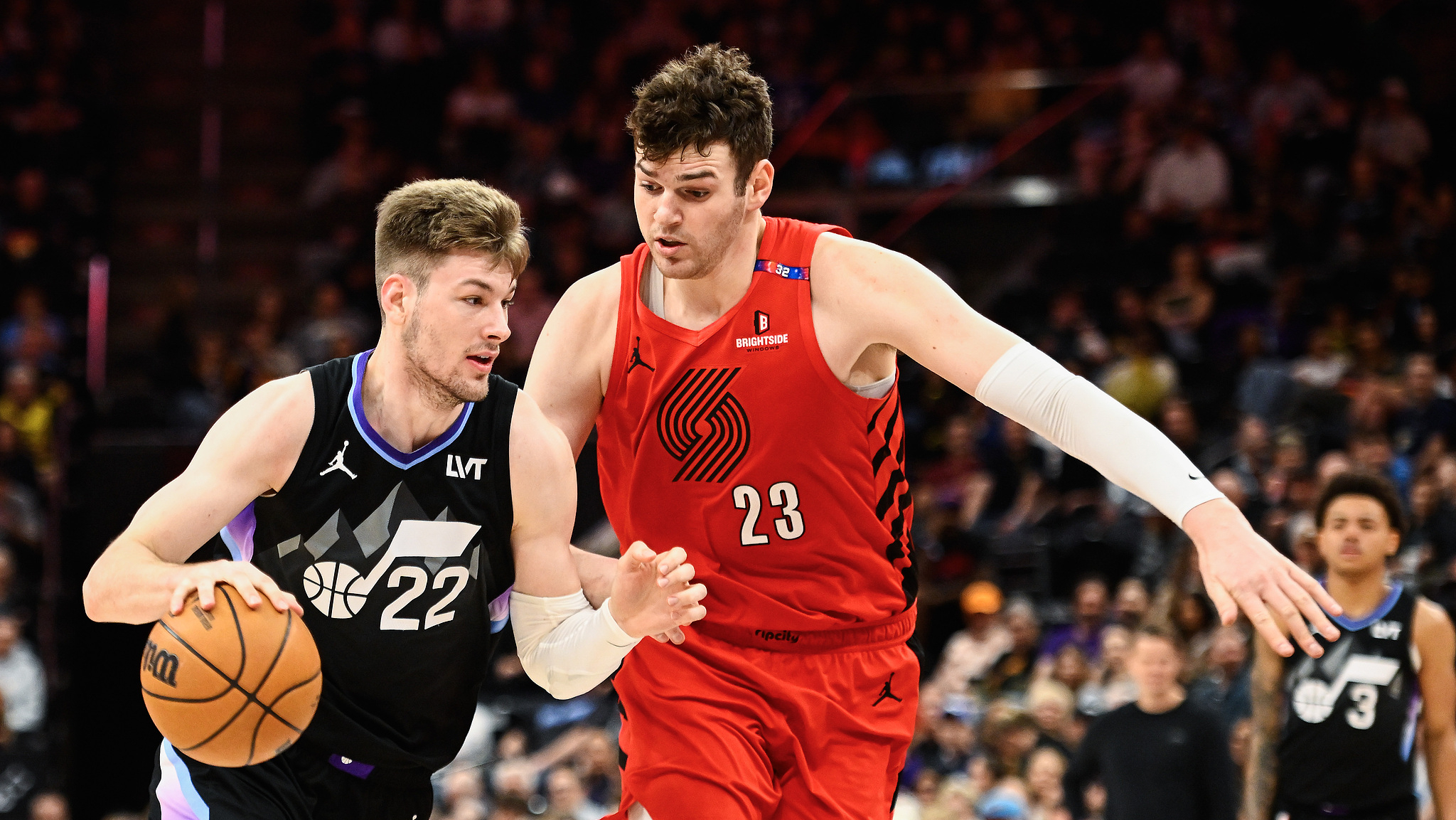 雷速赛事直播app-包含开拓者客场力克篮网，送对手四连败的词条