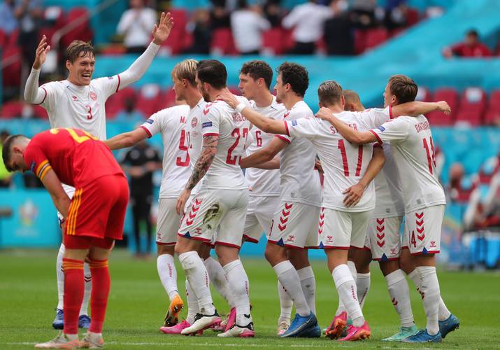 包含丹麦队完胜法国队，郑思维点燃赛场的词条