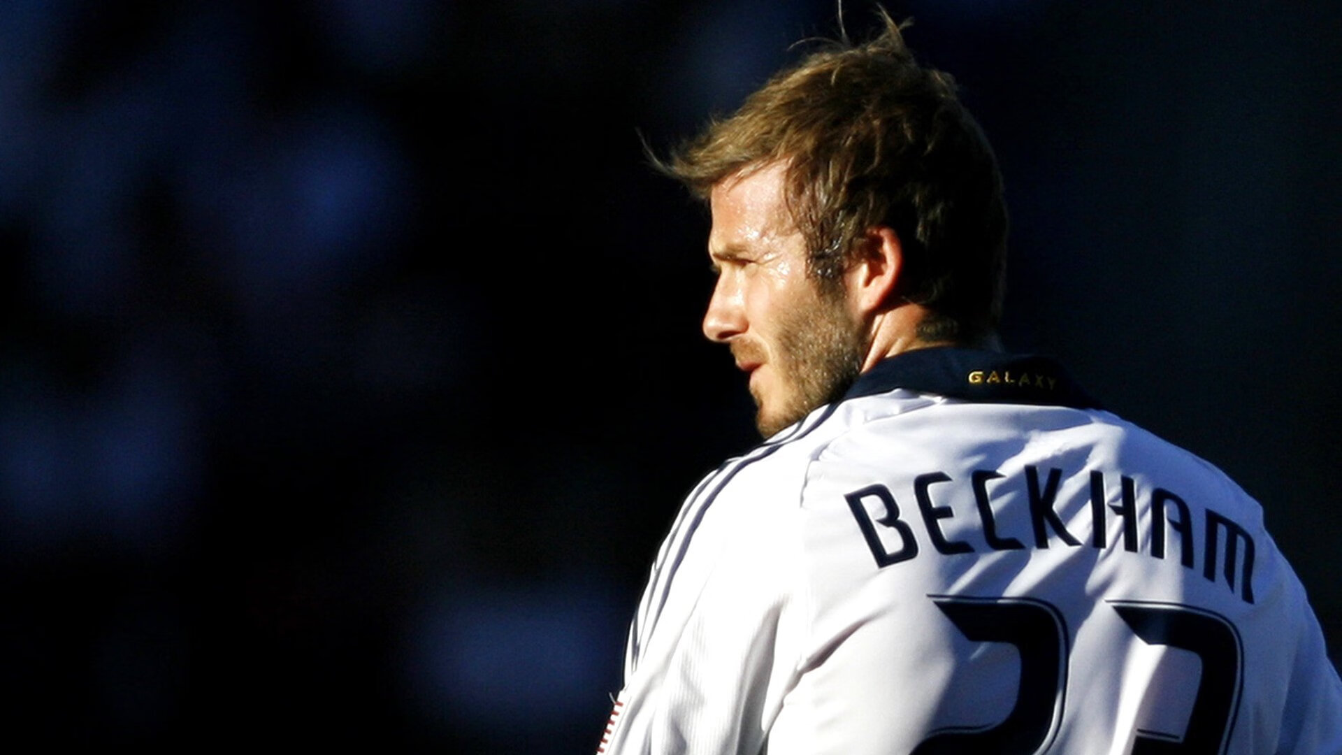 拜仁强势攻克酋长球场，苏亚雷斯式节奏掌控定胜局