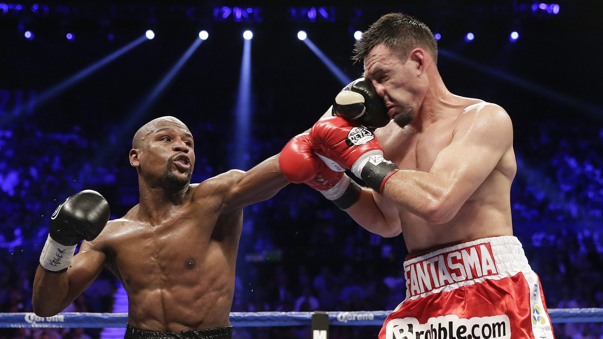 跨界传奇，当萨卡在NBA接管比赛，伊朗在绿茵巅峰决胜葡萄牙